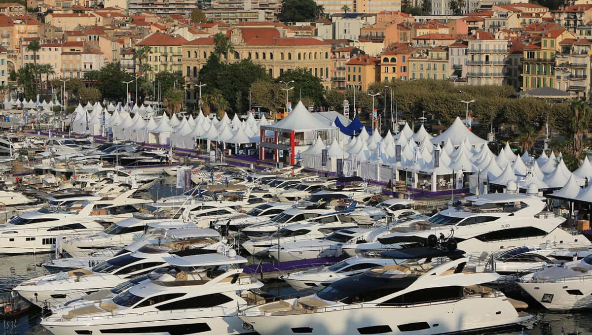 Cannes_YAchting_festival_Day_2